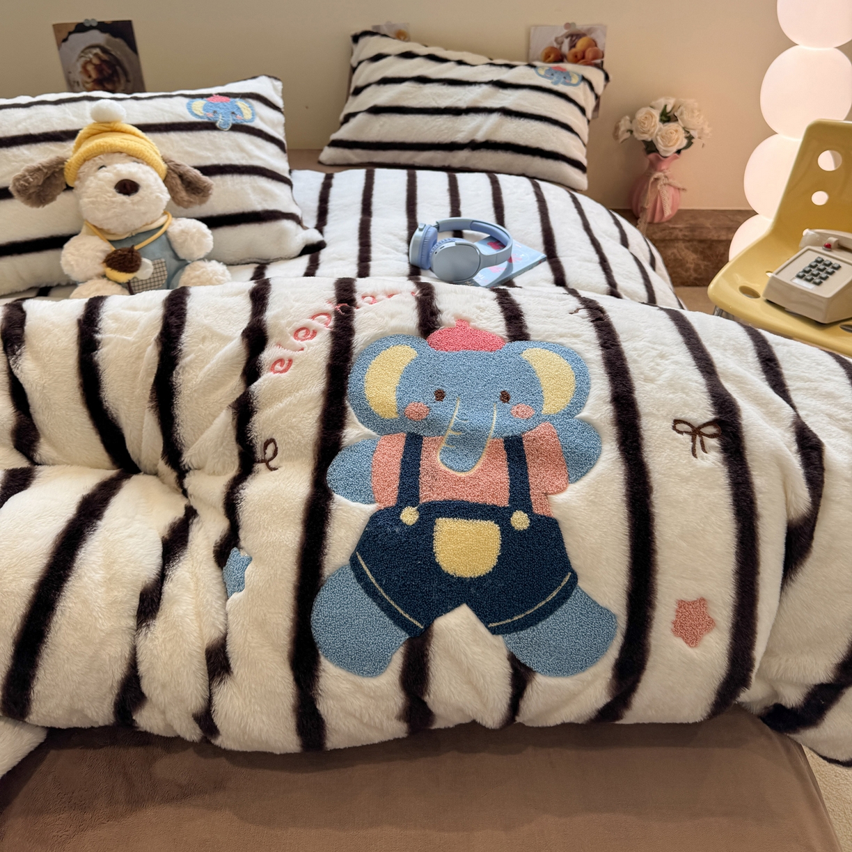 91家纺网 家纺一手货源 找家纺 雅居纺家纺 2025新款兔绒毛牛奶绒毛巾绣四件套 兔绒-晚安小象