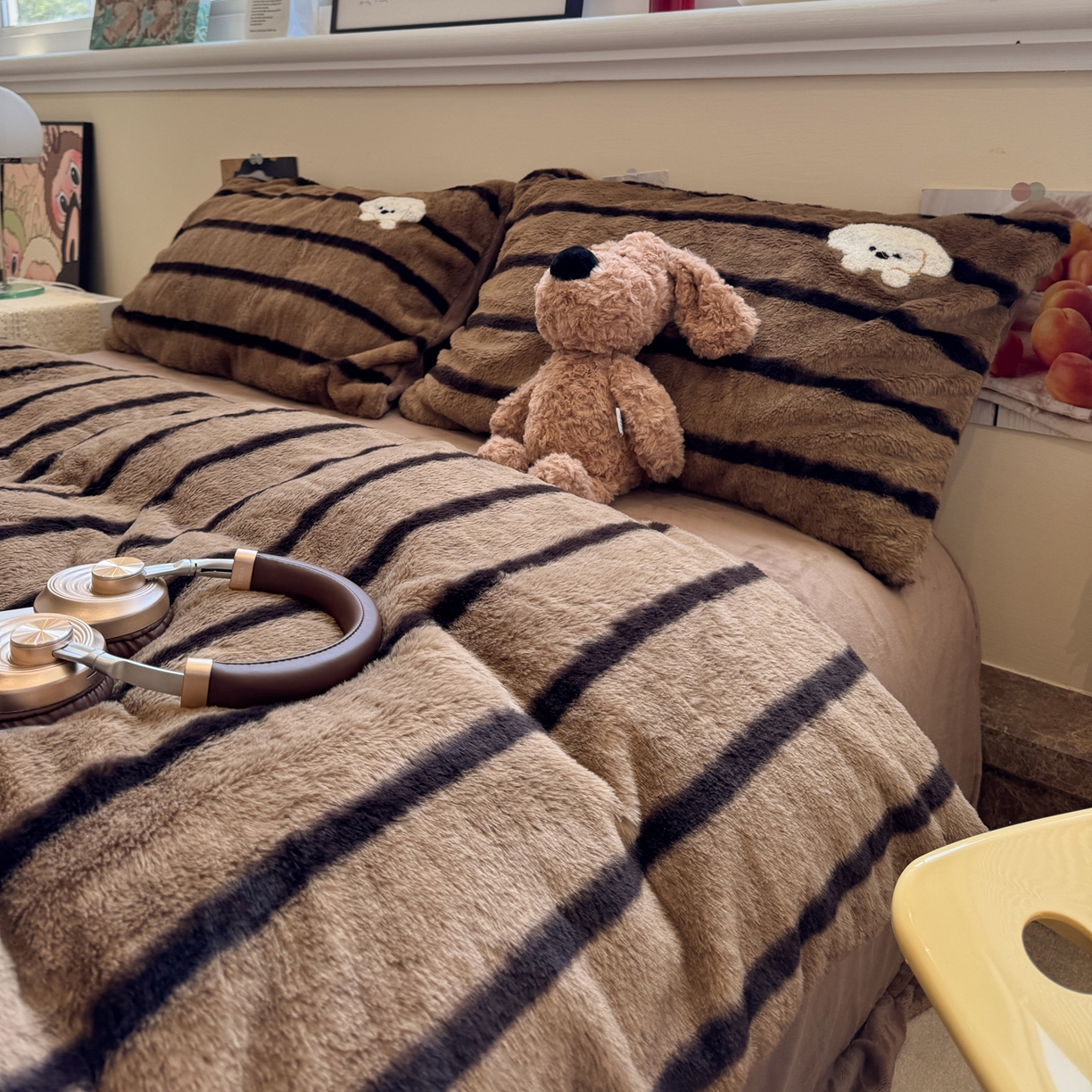 91家纺网 家纺一手货源 找家纺 雅居纺家纺 2025新款兔绒毛牛奶绒毛巾绣四件套 兔绒-面包小狗