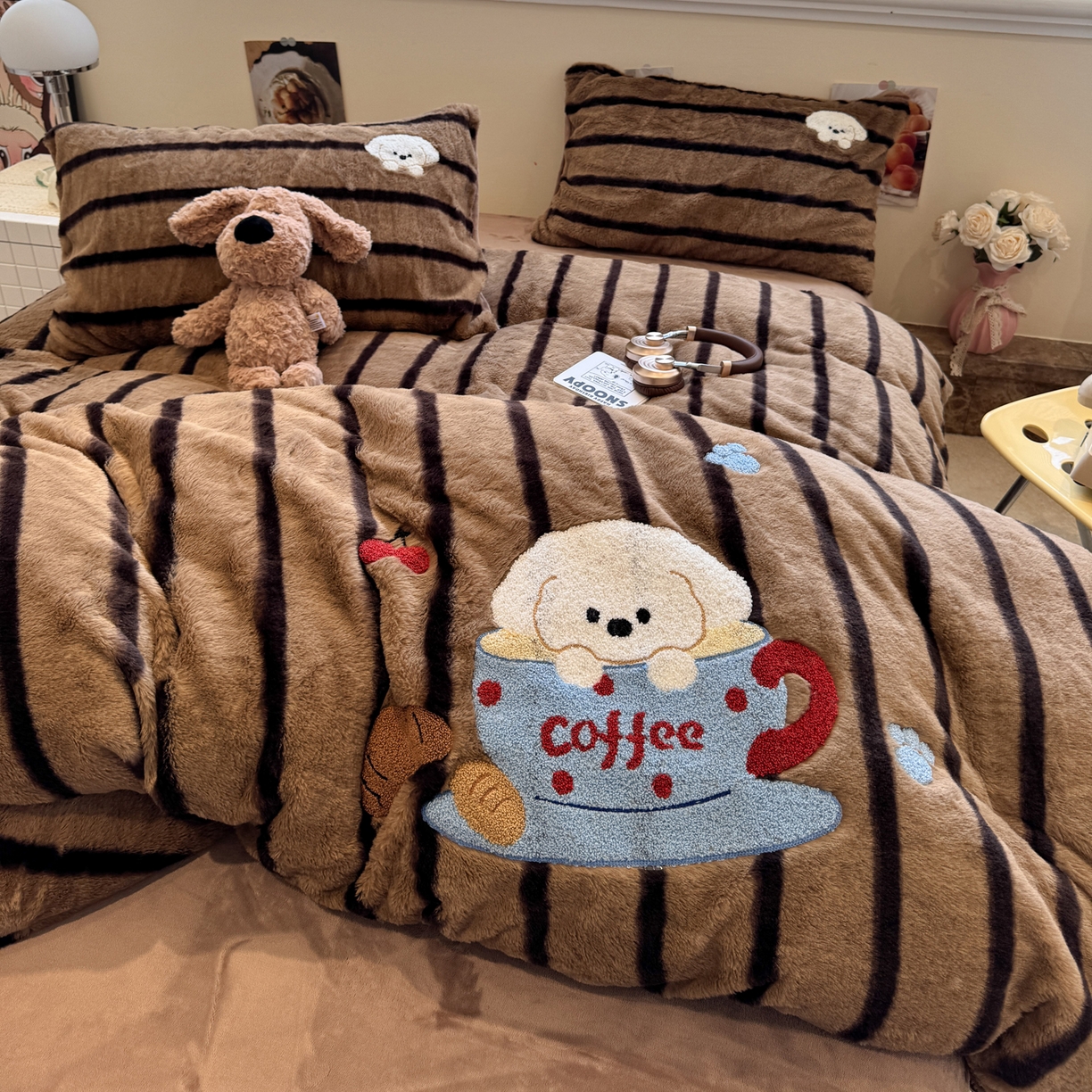 91家纺网 家纺一手货源 找家纺 （总）雅居纺家纺 2025新款兔绒毛牛奶绒毛巾绣四件套