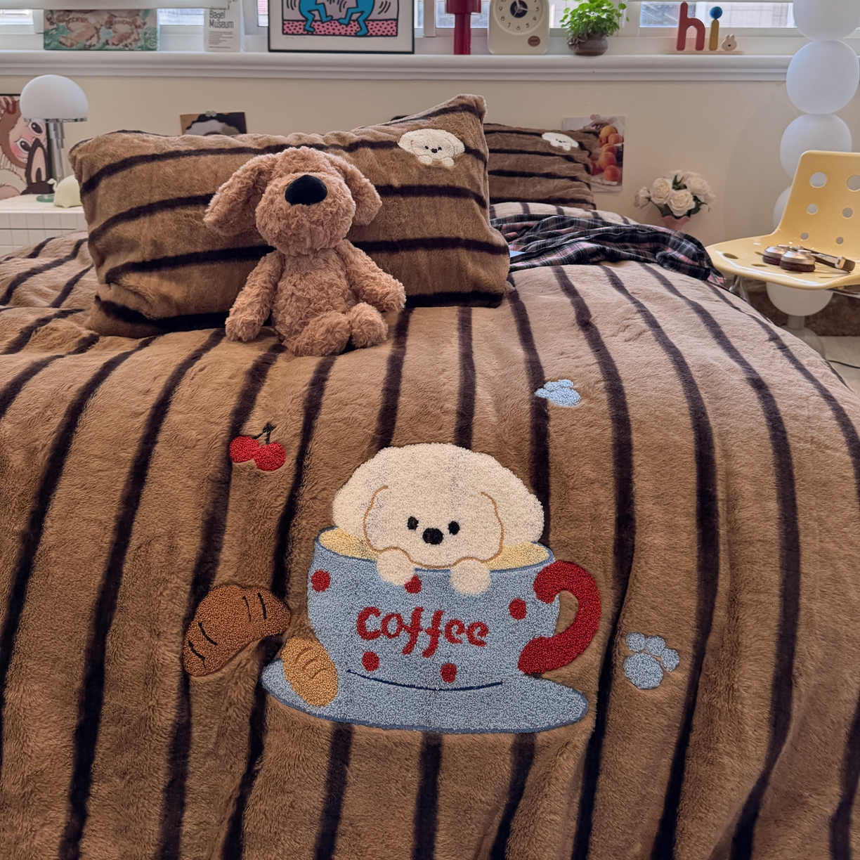 91家纺网 家纺一手货源 找家纺 雅居纺家纺 2025新款兔绒毛牛奶绒毛巾绣四件套 兔绒-面包小狗