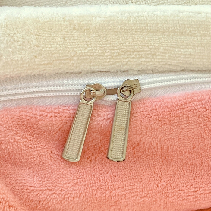 91家纺网 家纺一手货源 找家纺 富馨莱 2025新款牛奶绒纯色双拼被套 双拼奶昔白+玉