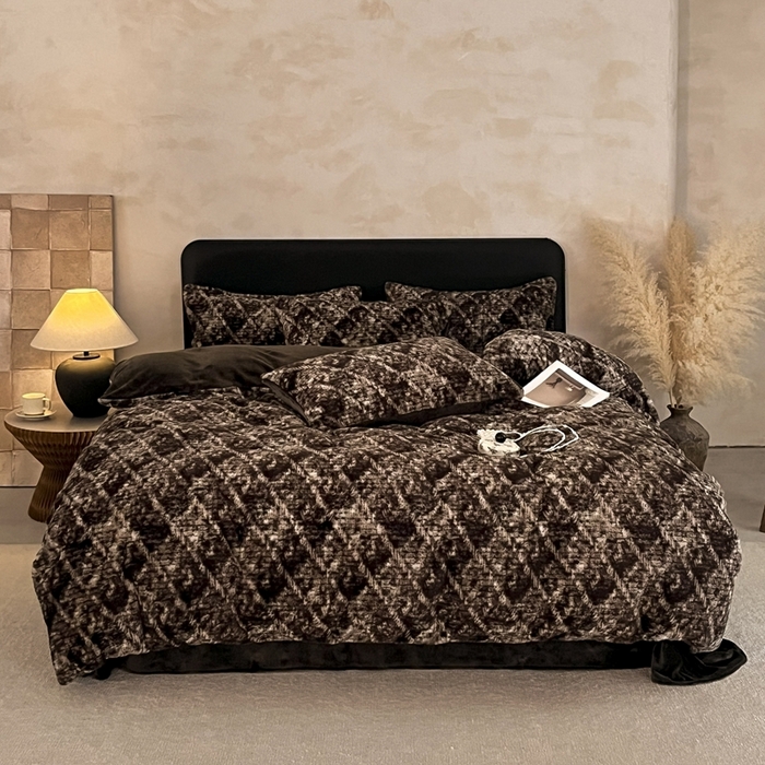 91家纺网 家纺一手货源 找家纺 铠畅家纺 2025新款美拉德风格兔毛绒床单四件套 美拉徳-情缘绿