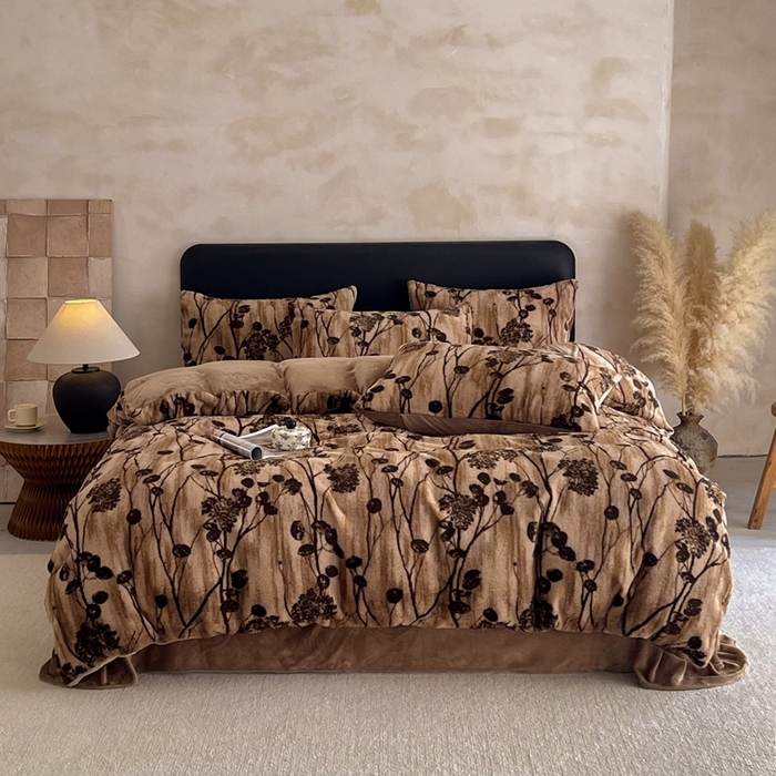 91家纺网 家纺一手货源 找家纺 铠畅家纺 2025新款美拉德风格兔毛绒床单四件套 美拉德-花影