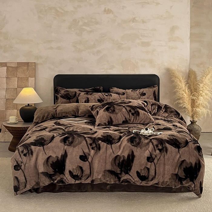 91家纺网 家纺一手货源 找家纺 铠畅家纺 2025新款美拉德风格兔毛绒床单四件套 美拉德-美幻