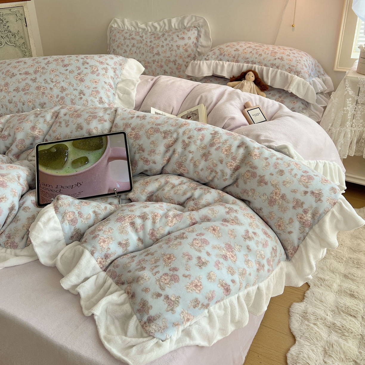 91家纺网 家纺一手货源 找家纺 （总）六巷胡同 2025新款韩式博主风花边款小碎花A类牛奶绒四件套