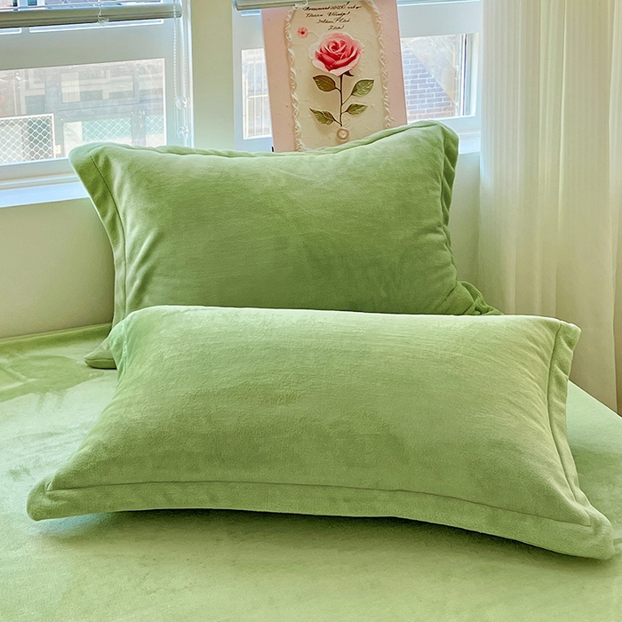 91家纺网 家纺一手货源 找家纺 富馨莱 2025新款牛奶绒纯色床单 果绿