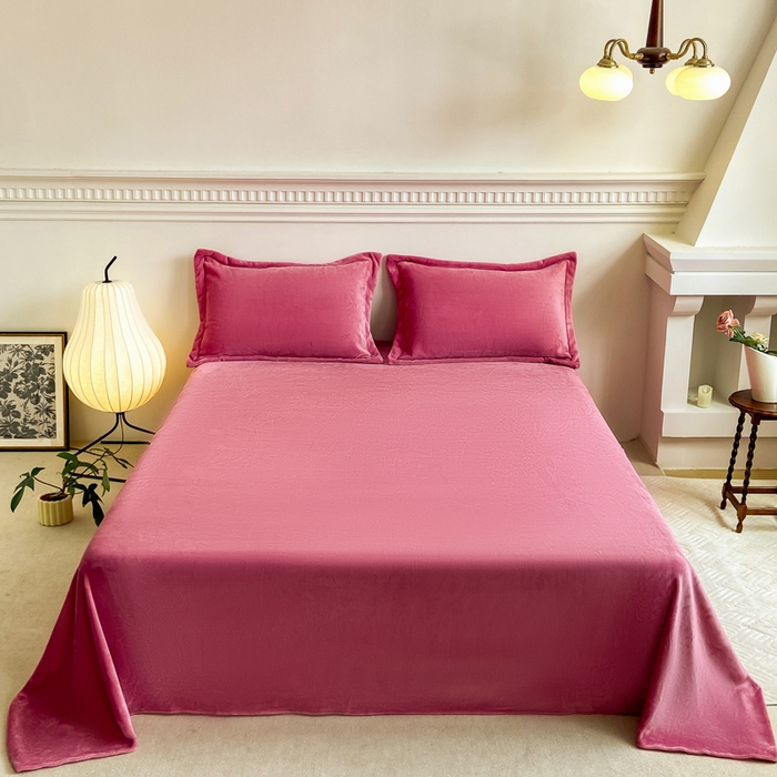 91家纺网 家纺一手货源 找家纺 富馨莱 2025新款牛奶绒纯色床单 胭脂红