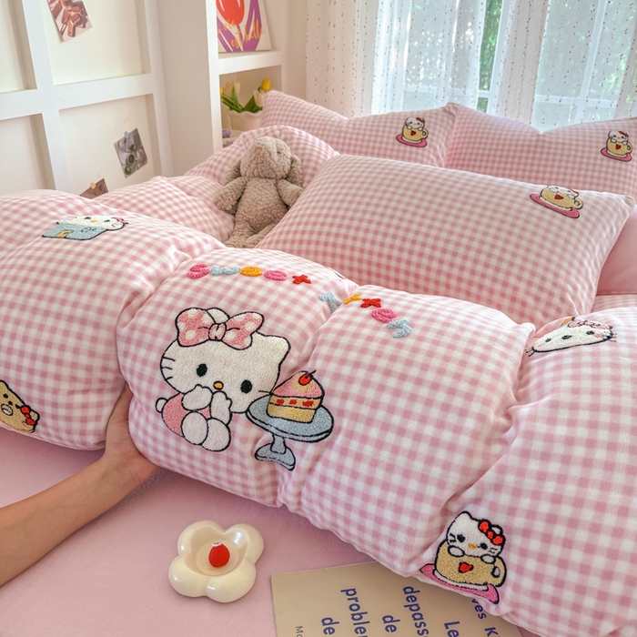 91家纺网 家纺一手货源 找家纺 恋佳居 2025新款卡通毛巾绣牛奶绒绣花四件套 甜品时光