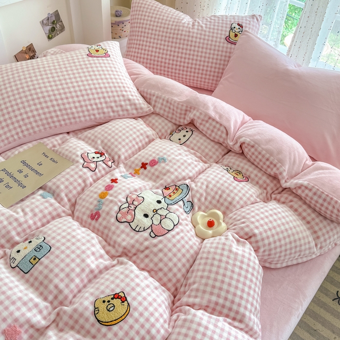 91家纺网 家纺一手货源 找家纺 恋佳居 2025新款卡通毛巾绣牛奶绒绣花四件套 甜品时光