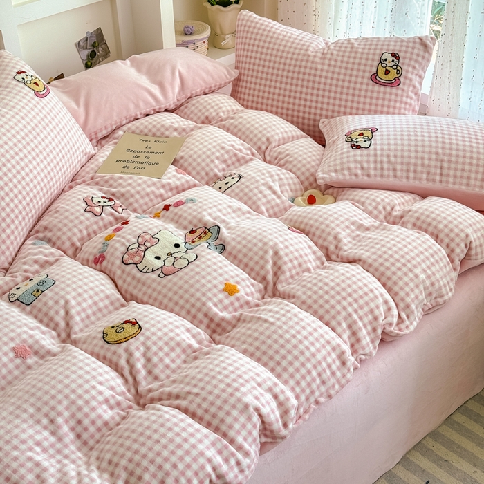 91家纺网 家纺一手货源 找家纺 恋佳居 2025新款卡通毛巾绣牛奶绒绣花四件套 甜品时光