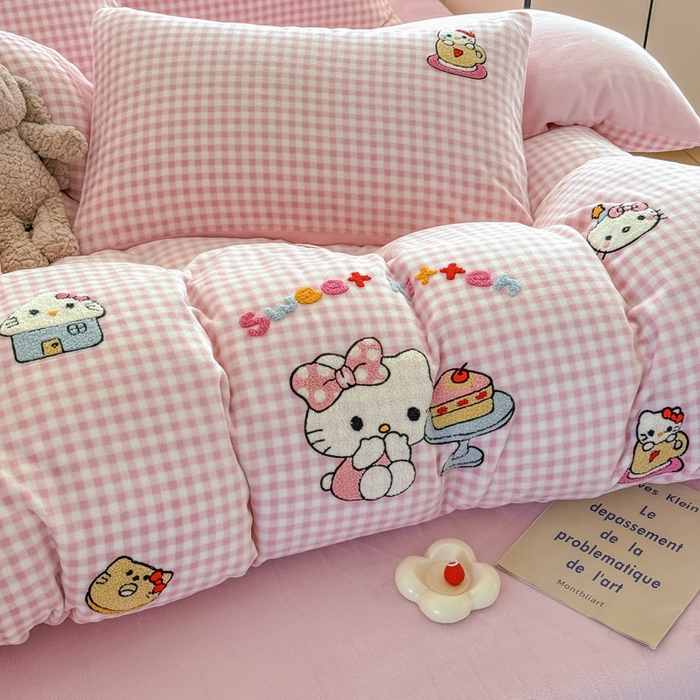 91家纺网 家纺一手货源 找家纺 恋佳居 2025新款卡通毛巾绣牛奶绒绣花四件套 甜品时光