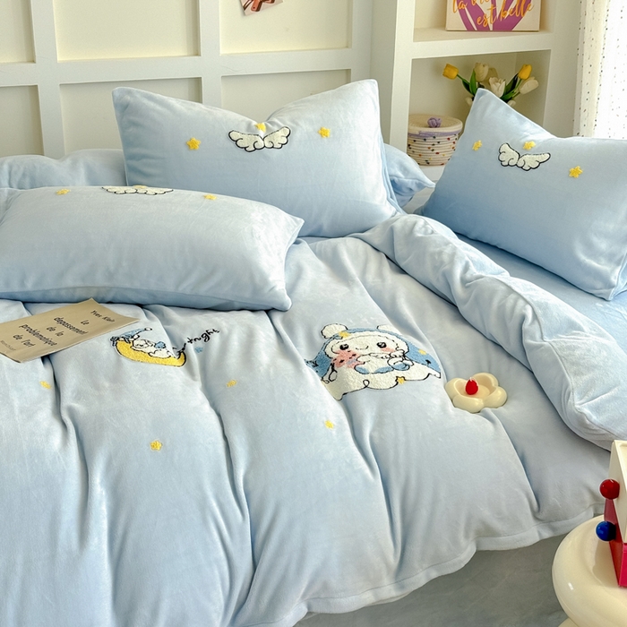 91家纺网 家纺一手货源 找家纺 恋佳居 2025新款卡通毛巾绣牛奶绒绣花四件套 月亮天使