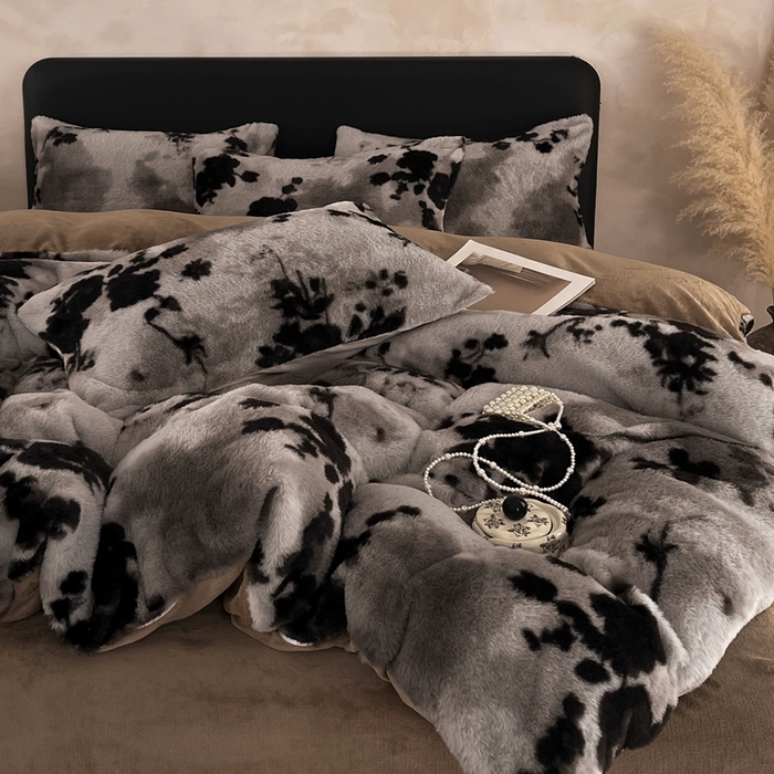 91家纺网 家纺一手货源 找家纺 铠畅家纺 2025新款美拉德风格兔毛绒床单四件套 美拉德-尘间玫瑰