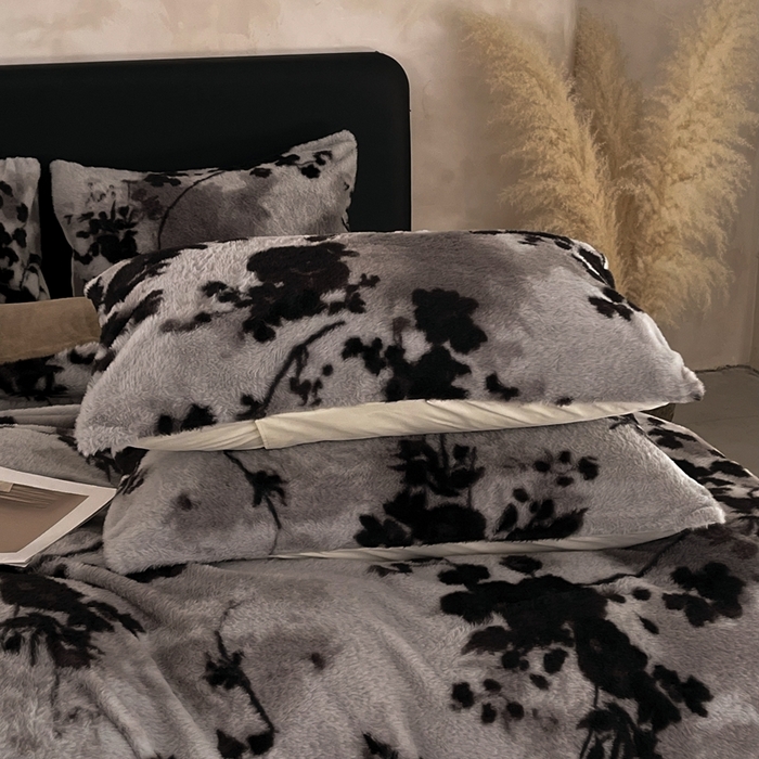 91家纺网 家纺一手货源 找家纺 铠畅家纺 2025新款美拉德风格兔毛绒床单四件套 美拉德-尘间玫瑰