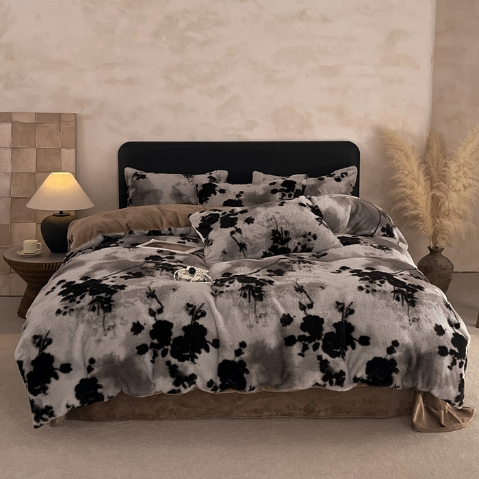 91家纺网 家纺一手货源 找家纺 铠畅家纺 2025新款美拉德风格兔毛绒床单四件套 美拉德-尘间玫瑰