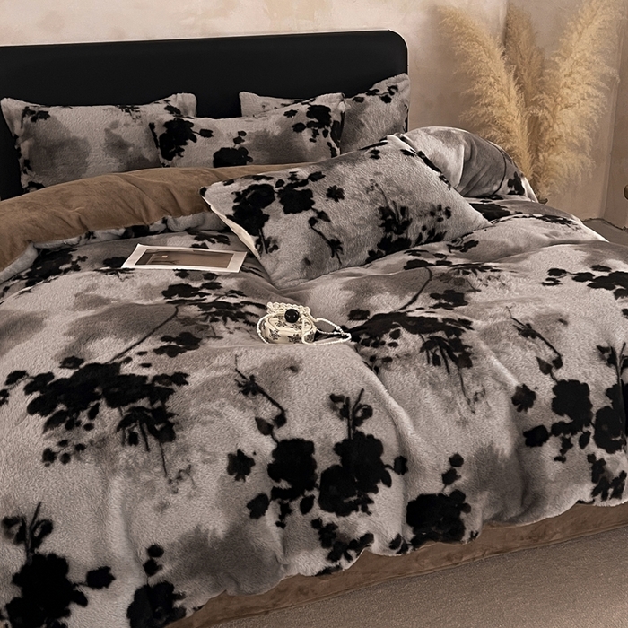 91家纺网 家纺一手货源 找家纺 铠畅家纺 2025新款美拉德风格兔毛绒床单四件套 美拉德-尘间玫瑰