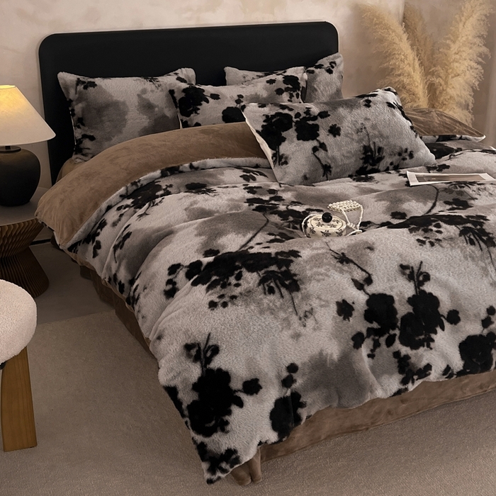 91家纺网 家纺一手货源 找家纺 铠畅家纺 2025新款美拉德风格兔毛绒床单四件套 美拉德-尘间玫瑰