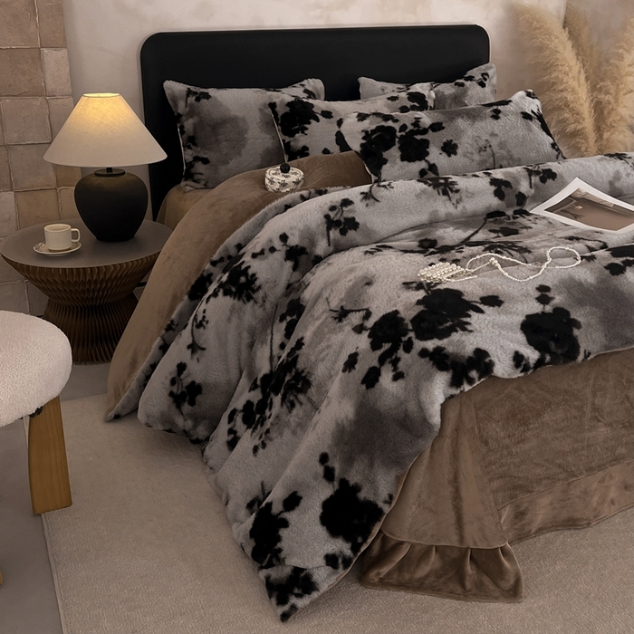 91家纺网 家纺一手货源 找家纺 铠畅家纺 2025新款美拉德风格兔毛绒床单四件套 美拉德-尘间玫瑰