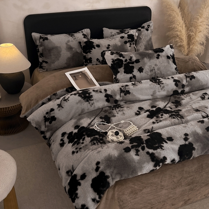 91家纺网 家纺一手货源 找家纺 铠畅家纺 2025新款美拉德风格兔毛绒床单四件套 美拉德-尘间玫瑰