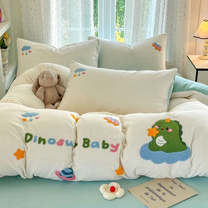 91家纺网 家纺一手货源 找家纺 （总）恋佳居 2025新款卡通毛巾绣牛奶绒绣花四件套