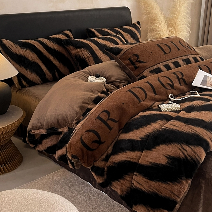 91家纺网 家纺一手货源 找家纺 铠畅家纺 2025新款美拉德风格兔毛绒床单四件套 美拉德-都市