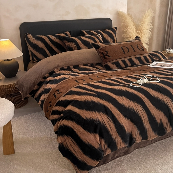 91家纺网 家纺一手货源 找家纺 铠畅家纺 2025新款美拉德风格兔毛绒床单四件套 美拉德-都市