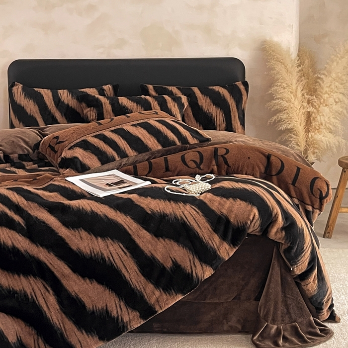 91家纺网 家纺一手货源 找家纺 铠畅家纺 2025新款美拉德风格兔毛绒床单四件套 美拉德-都市