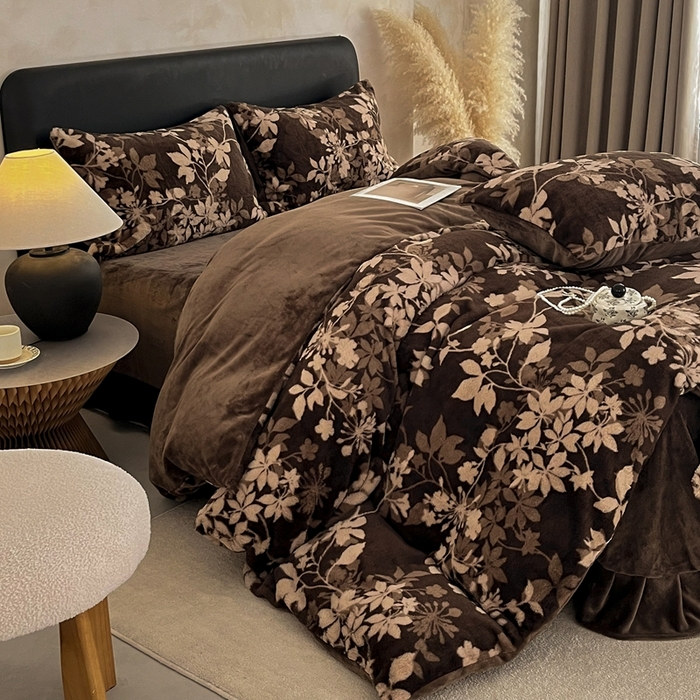 91家纺网 家纺一手货源 找家纺 铠畅家纺 2025新款美拉德风格兔毛绒床单四件套 美拉德-繁花