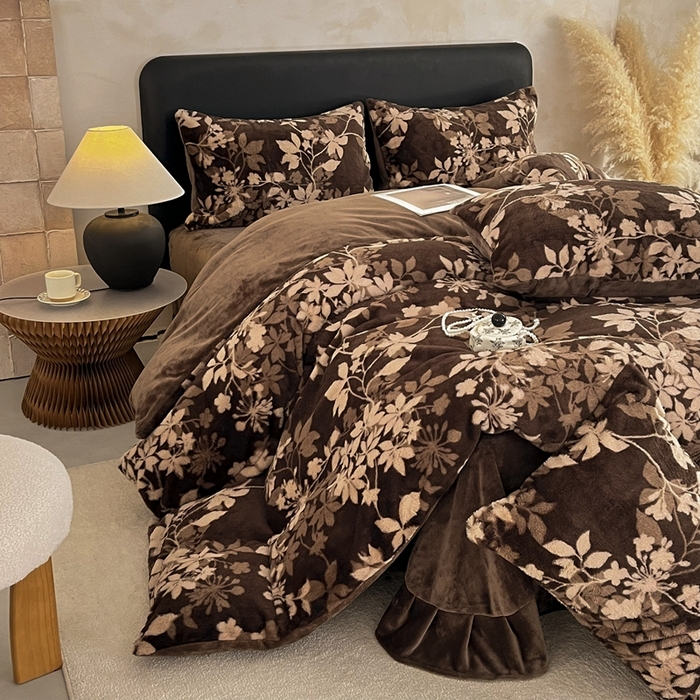 91家纺网 家纺一手货源 找家纺 铠畅家纺 2025新款美拉德风格兔毛绒床单四件套 美拉德-繁花