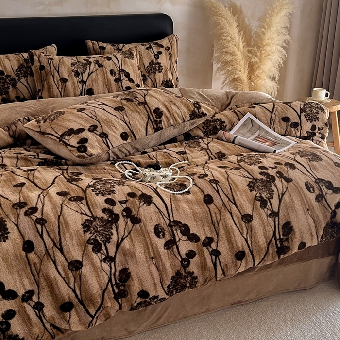 91家纺网 家纺一手货源 找家纺 铠畅家纺 2025新款美拉德风格兔毛绒床单四件套 美拉德-花影