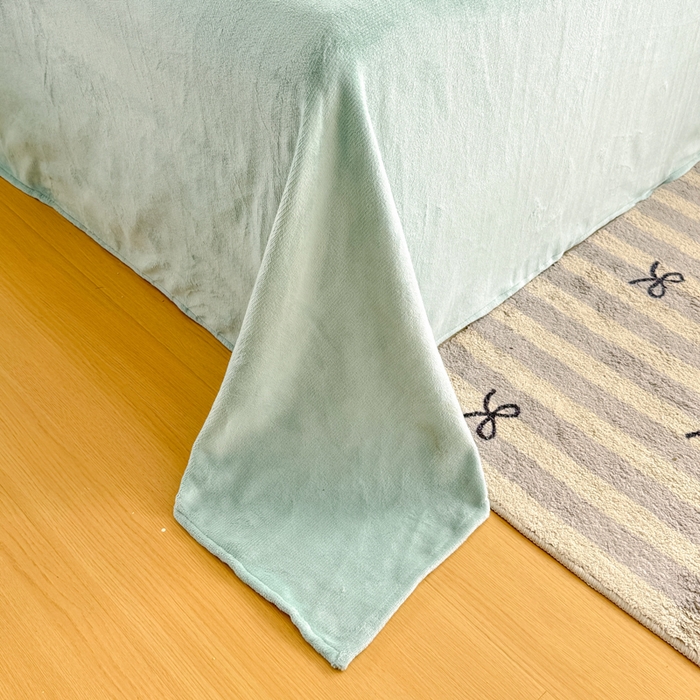 91家纺网 家纺一手货源 找家纺 恋佳居 2025新款卡通毛巾绣牛奶绒绣花四件套 太空小恐龙