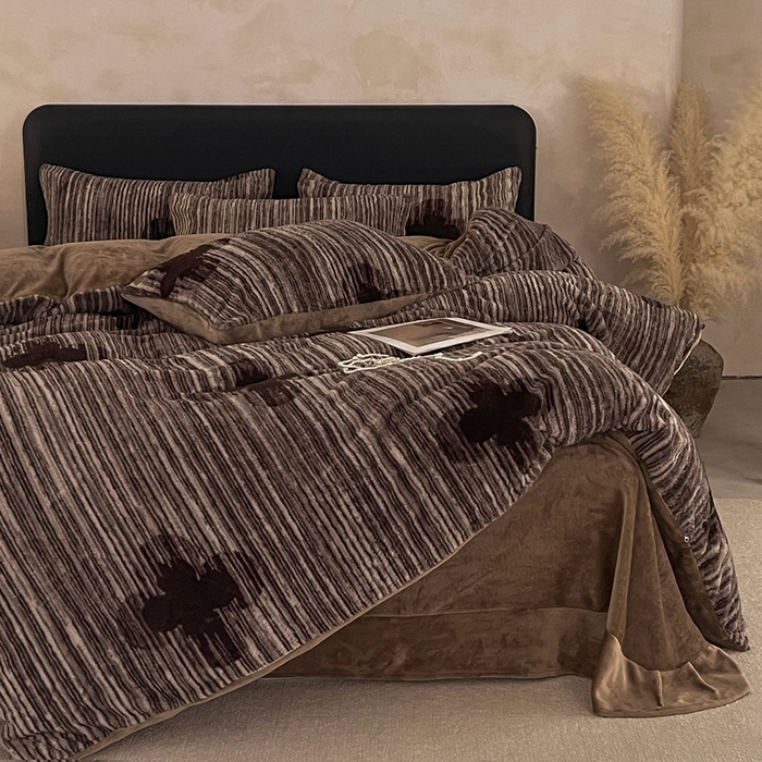 91家纺网 家纺一手货源 找家纺 铠畅家纺 2025新款美拉德风格兔毛绒床单四件套 美拉德-简爱