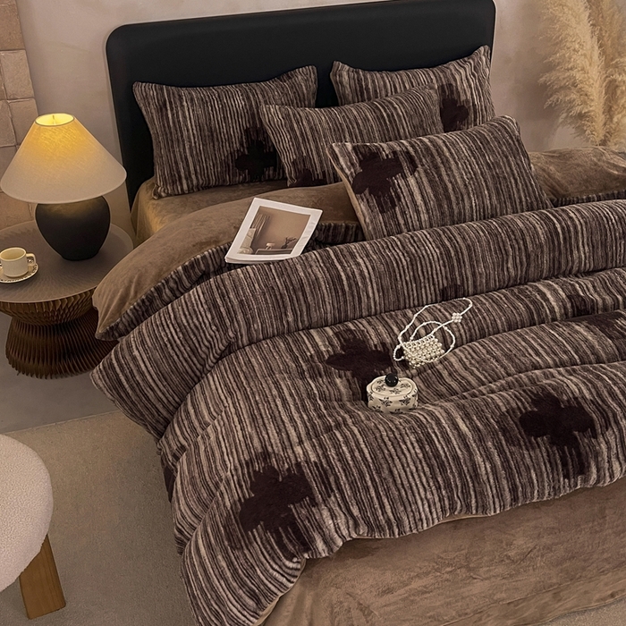 91家纺网 家纺一手货源 找家纺 铠畅家纺 2025新款美拉德风格兔毛绒床单四件套 美拉德-简爱