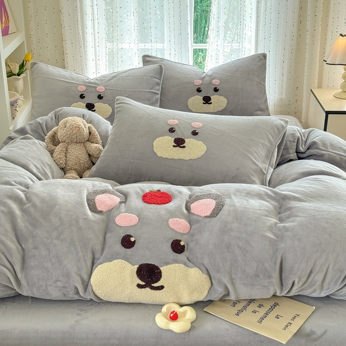 91家纺网 家纺一手货源 找家纺 （总）恋佳居 2025新款卡通毛巾绣牛奶绒绣花四件套