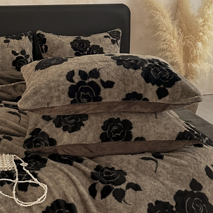 91家纺网 家纺一手货源 找家纺 铠畅家纺 2025新款美拉德风格兔毛绒床单四件套 美拉德-玫瑰绿