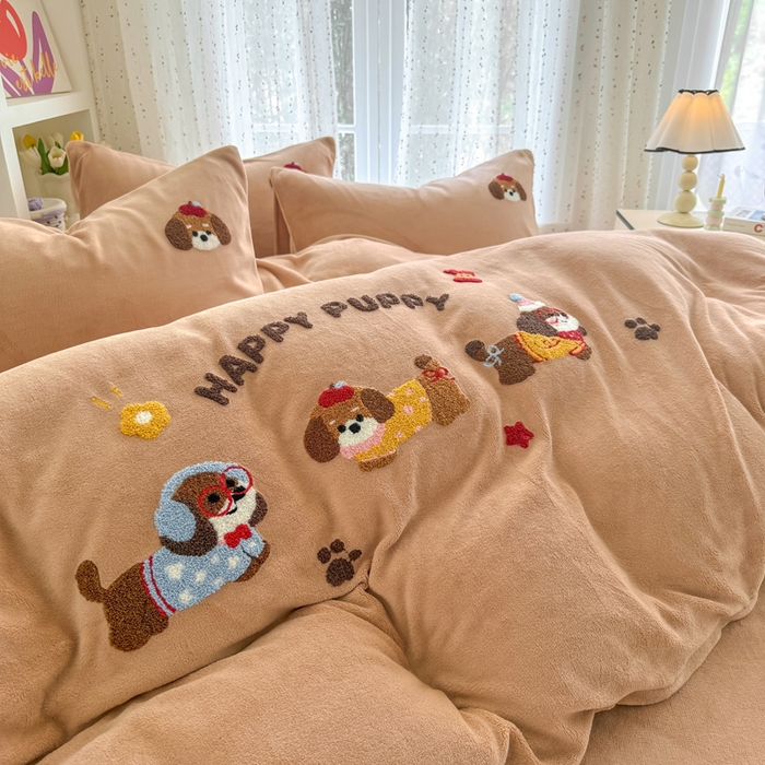 91家纺网 家纺一手货源 找家纺 恋佳居 2025新款卡通毛巾绣牛奶绒绣花四件套 音乐派对