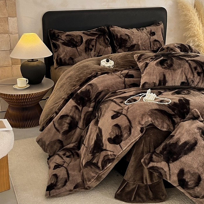 91家纺网 家纺一手货源 找家纺 铠畅家纺 2025新款美拉德风格兔毛绒床单四件套 美拉德-美幻