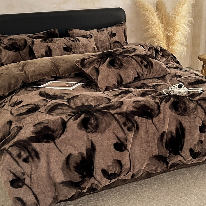 91家纺网 家纺一手货源 找家纺 铠畅家纺 2025新款美拉德风格兔毛绒床单四件套 美拉德-美幻