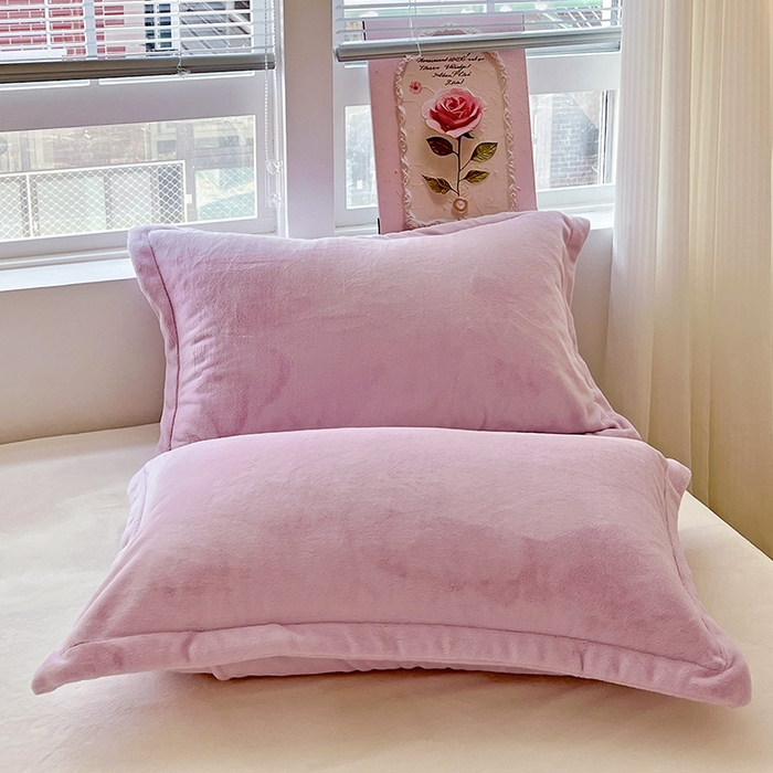 91家纺网 家纺一手货源 找家纺 （总）富馨莱 2025新款纯色240克牛奶绒全消光枕套