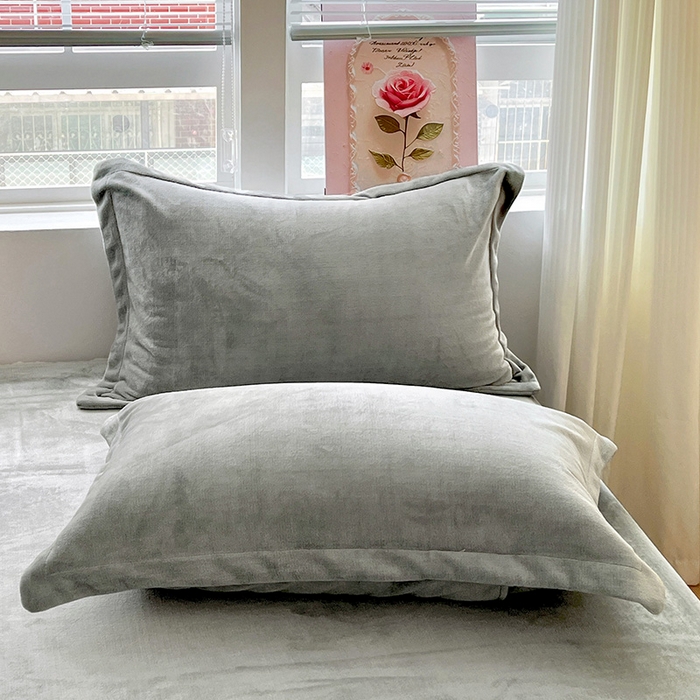 91家纺网 家纺一手货源 找家纺 （总）富馨莱 2025新款纯色240克牛奶绒全消光枕套