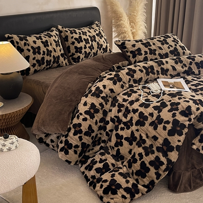 91家纺网 家纺一手货源 找家纺 铠畅家纺 2025新款美拉德风格兔毛绒床单四件套 美拉德-梦蝶咖