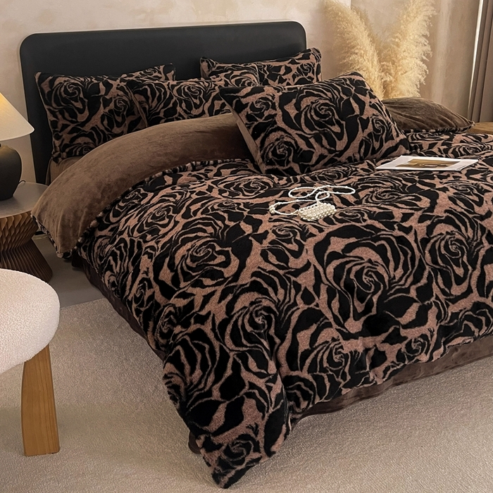 91家纺网 家纺一手货源 找家纺 铠畅家纺 2025新款美拉德风格兔毛绒床单四件套 美拉德-蔷薇之恋