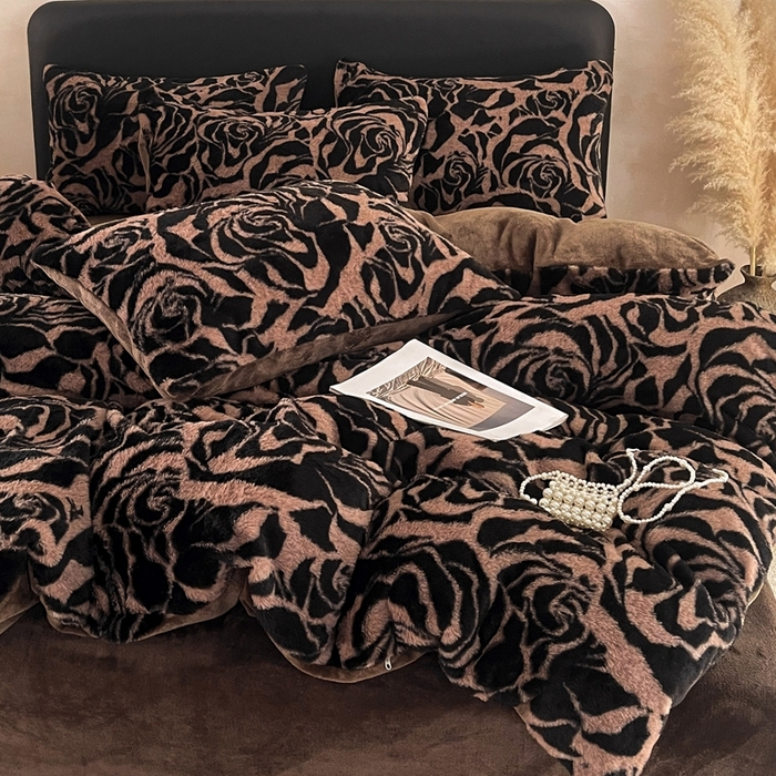 91家纺网 家纺一手货源 找家纺 铠畅家纺 2025新款美拉德风格兔毛绒床单四件套 美拉德-蔷薇之恋