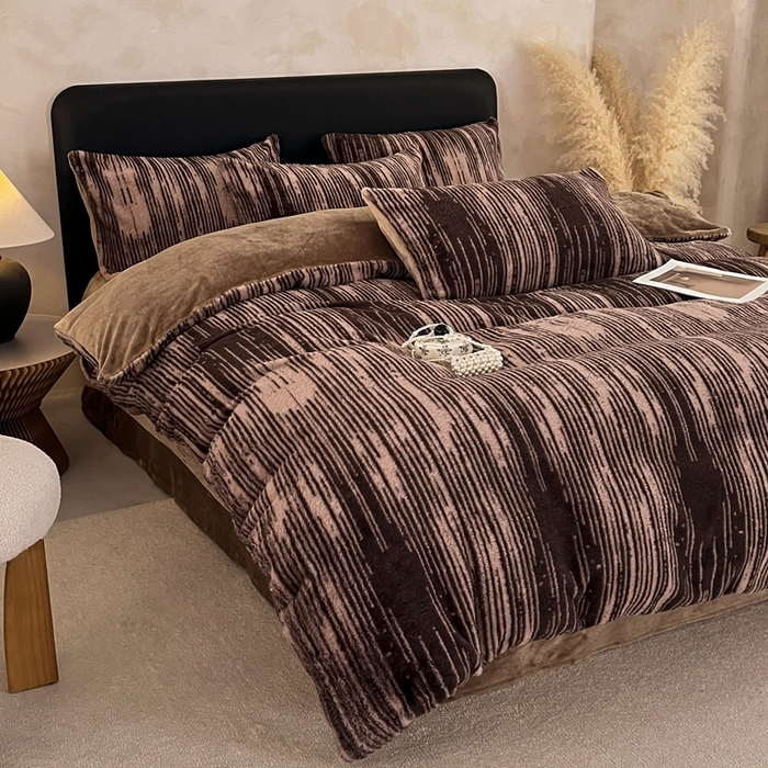 91家纺网 家纺一手货源 找家纺 铠畅家纺 2025新款美拉德风格兔毛绒床单四件套 美拉德-情缘咖