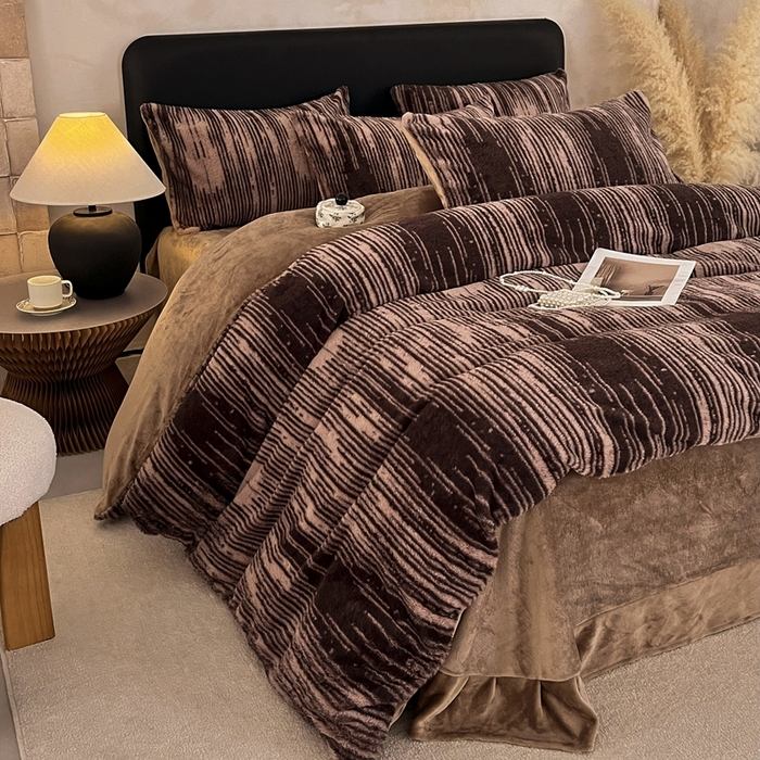 91家纺网 家纺一手货源 找家纺 铠畅家纺 2025新款美拉德风格兔毛绒床单四件套 美拉德-情缘咖