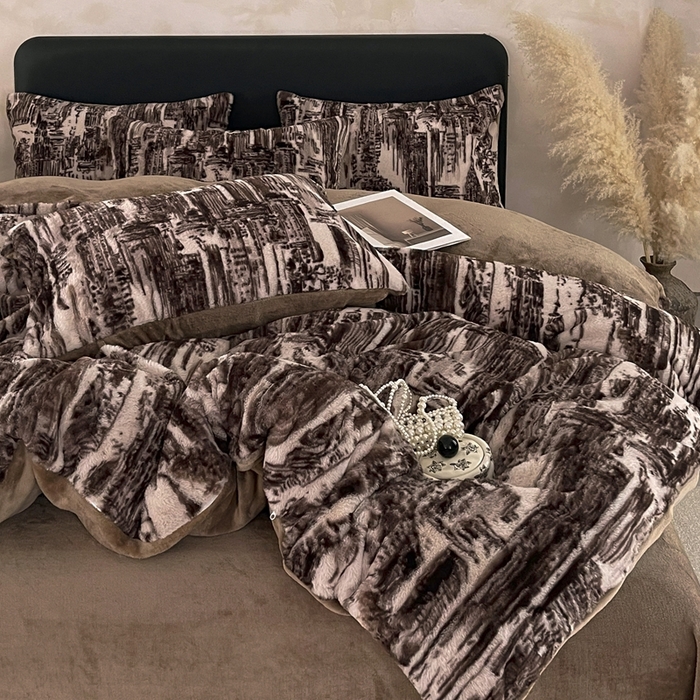 91家纺网 家纺一手货源 找家纺 铠畅家纺 2025新款美拉德风格兔毛绒床单四件套 美拉德-夜序