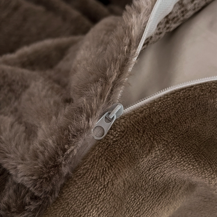 91家纺网 家纺一手货源 找家纺 铠畅家纺 2025新款美拉德风格兔毛绒床单四件套 美拉德-绽放咖