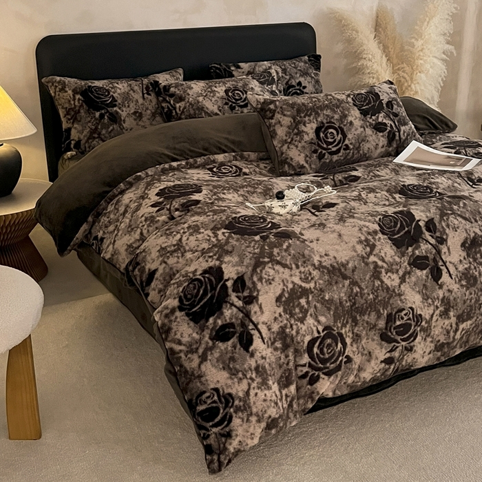 91家纺网 家纺一手货源 找家纺 铠畅家纺 2025新款美拉德风格兔毛绒床单四件套 美拉德-绽放绿