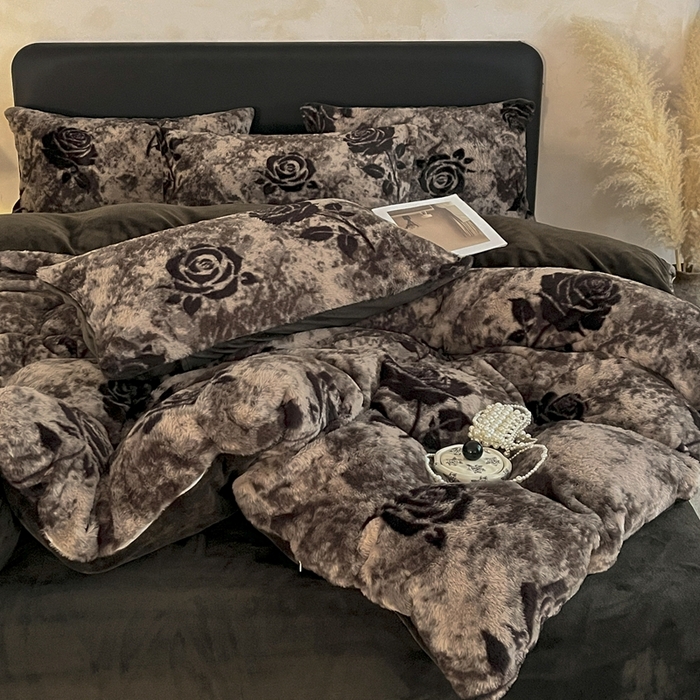 91家纺网 家纺一手货源 找家纺 铠畅家纺 2025新款美拉德风格兔毛绒床单四件套 美拉德-绽放绿