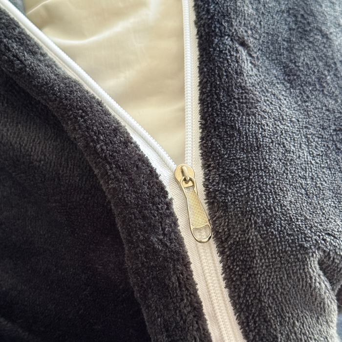 91家纺网 家纺一手货源 找家纺 三悦四季 2025新款200克加厚牛奶绒剪花四件套跨境直播爆款 钢琴黑